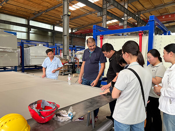 Saudi Customers Visit Sanyuantang Machinery Company